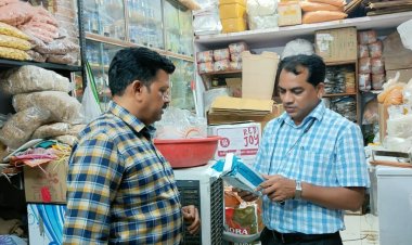 खाद्य एवम औषधि प्रशासन अधिकारियो द्वारा प्रतिष्ठानों से नमूने लिए गए