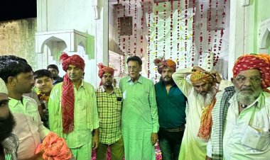 उंटखाना ताजिया कमेटी के सदस्यों एवं नवाब परिवार का सम्मान