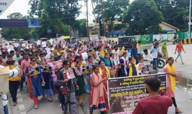 मणिपुर की घटना के विरोध में सडक़ पर उतरा आदिवासी समाज