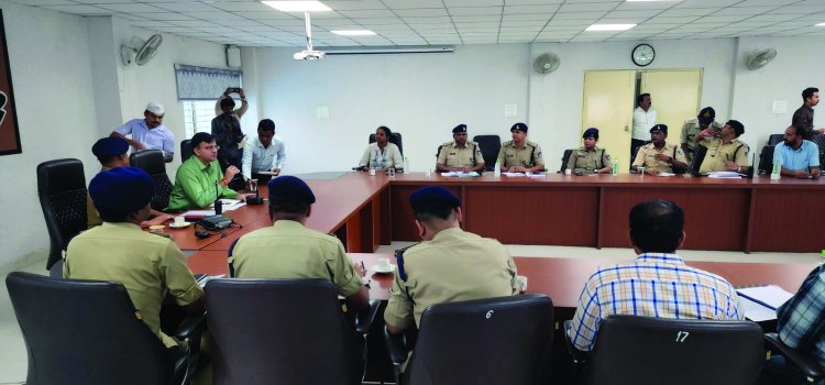 नशे के कारोबार पर लगाम कसने एसपी ने ली अमले की बैठक