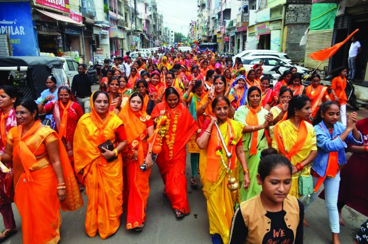 रतलाम शहर से विरुपाक्ष महादेव तक निकली कावड़ यात्रा