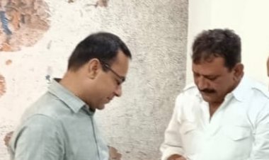 मतदाता सूची में विसंगतियों को लेकर शहर कांग्रेस कमेटी ने संभाग आयुक्त को दिया ज्ञापन