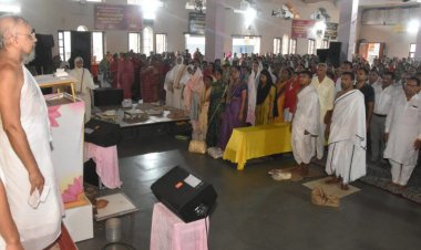 प्रभु के शरण, गुरू के चरण और धर्म का स्मरण कभी नहीं छोडना चाहिए