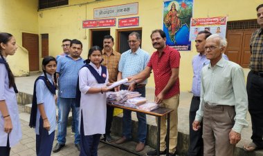 आजादी के अमृत महोत्सव के तहत वृक्षारोपण किया