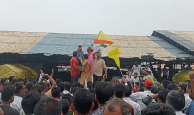 प्याज के निर्यात पर लगे शुल्क का विरोध, किसानों ने मंडी बंद कर नीलामी रोकी, दिया धरना