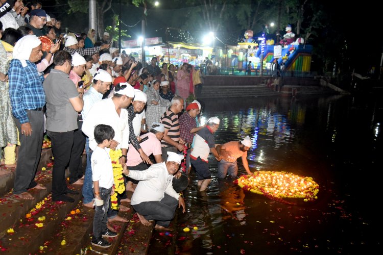 चालिहा महोत्सव के तहत जल ज्योत प्रवाहित की