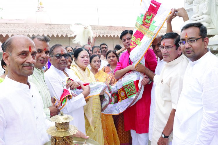 जयंतसेन धाम मंदिरजी की अष्टम वर्षगांठ पर ध्वजारोहण समारोह आयोजित