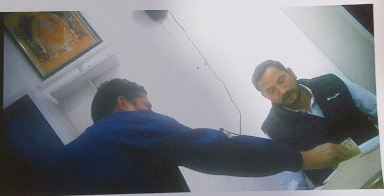 बिल पास करने के नाम पर निगम में हो रही वसूली,-निगम इंजीनियर कुशवाह मांग रहा एडवांस कमीशन, ठेकेदारों ने की शिकायत