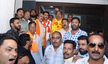 काश्यप का टिकट होते ही समर्थकों ने मनाया जश्न, आतिशबाजी कर बढ़ाया उत्साह, इस बार 56 हजार वोट से जीत का लक्ष्य