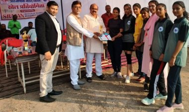 सृजन कालेज में हुई संभाग स्तरीय वालीबाल प्रतियोगिता,झालानी बोले-खेलों के माध्यम से हम शरीर व बुद्घि दोनों का विकास कर सकते है