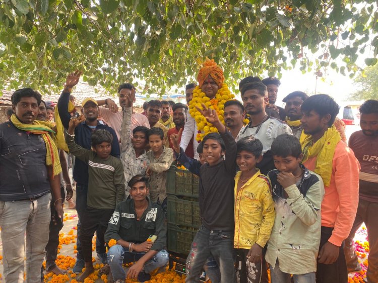 रतलाम ग्रामीण की जनता त्रस्त, गांव-गांव में मिल रही समस्याएं -जनसंपर्क के दौरान डॉ.ओहरी बोले-विकास के नाम पर लोगों के साथ छलावा हुआ