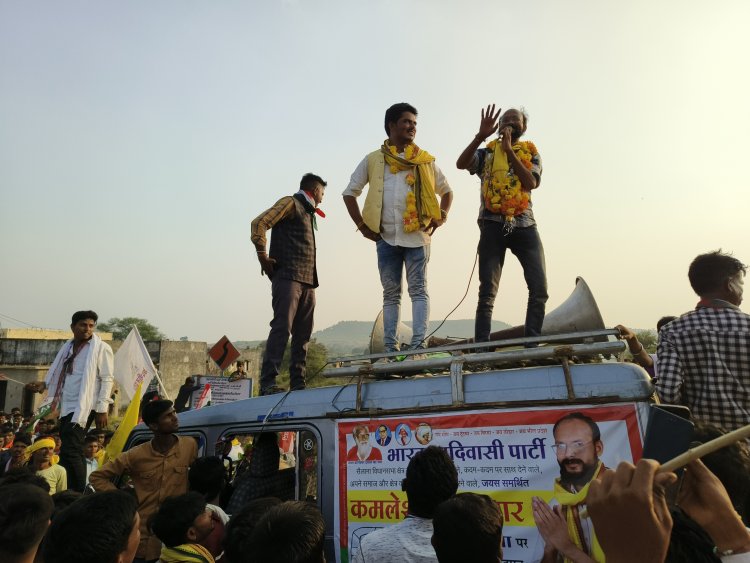 मालिक का बंदा कमलेश्वर बड़ा रहा विरोधियों की मुसीबतें , जनसंपर्क में लोगो की भीड़ ने माहौल बदला