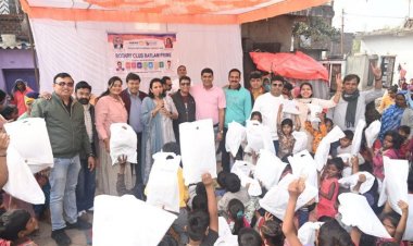 रतलाम:रोटरी क्लब प्राइम ने गरीब बस्ती में जाकर मनाया नया साल, बच्चो को स्वेटर और केप वितरित कर मिठाई खिलाई