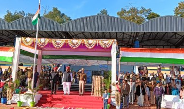 रतलाम में मंत्री काश्यप ने  झंडावंदन कर ली परेड की सलामीउत्कृष्ट कार्य करने वालो का किया सम्मान