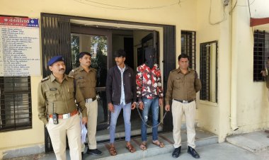 बदमाशों ने बीच सडक़ों पर पकड़े कान, घटनास्थल पर भी घुमाया,मामला देर रात दरवाजा तोड़ पुजारी पर हमले का : दहशत में पूरा परिवार, मुख्य आरोपी सहित साथी का निकाला जुलूस