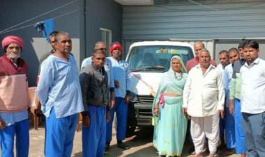 छोटे भाई की यादों को जिंदा रखने बडे भाई ने अपना घर आश्रम को भेंट की एंबुलेंस