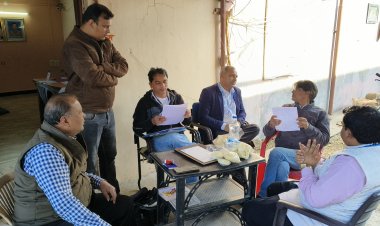 रतलाम में खाद्य विभाग के उज्जैन संभागीय दल की दबिश,औद्योगिक क्षेत्र स्थित कोल्ड स्टोरेज पर जांच करने पहुंचा, स्टोरेज संचालक को हड़काया