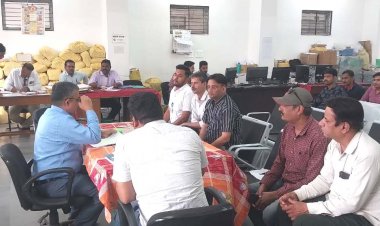 प्रिंटिंग प्रेस और फ्लेक्स बैनर छापने वालों को बताए चुनावी नियम कायदे -चुनावी प्रकाशन की जानकारी जिला मजिस्टे्रट के समक्ष प्रस्तुत करना होगी, हर प्रिंट पर प्रकाशक का नाम भी जरुरी