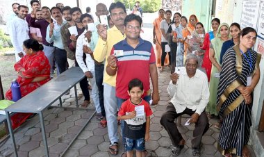 जिले में 77 प्रतिशत हुआ मतदान, सबसे अधिक सैलाना में 83 प्रतिशत से ज्यादा  जिले की 5 विधानसभा सीटो के मतदाता करेंगे 3 लोकसभा उम्मीदवारो का फैसला