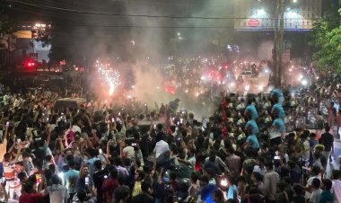 भारत ने जीता टी-20 वर्ल्ड कप: रतलाम में आतिशबाजी के साथ मना जश्न, दो बत्ती पर हजारों लोग जुटे, तिरंगा हाथ में लेकर लगाए भारत माता के जयकारे