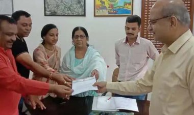 शहर की सफाई व्यवस्था सुधारी जाए, फैल रही बीमारी:कांग्रेस पार्षद दल ने की मांग, निगमायुक्त को दिया पत्र