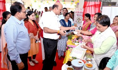 कलेक्टोरेट में लगा पोषण मेला, कलेक्टर बाथम ने पोषण मेले का अवलोकन किया