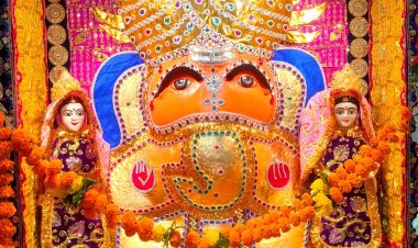 आज पांडालों से लेकर घर घर विराजेंगे बप्पा...शुरु हुआ गणेशोत्सव -पैलेस रोड पर 11 फीट उंची प्रतिमा आई, उंकाला रोड पर भी बड़ा आयोजन, अगले दस दिनों तक गणपति मंदिरों और पांडालों में रहेगी खास रौनक