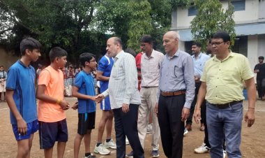 शालेय व्हालीबाल की जिला स्तरीय प्रतियोगिता आयोजित की गई