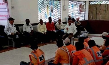 जीरो मिसिंग फिटिंग ड्राइव पर दिया विशेष जोर - रतलाम स्टेशन पर संरक्षा और स्वच्छता विषय पर सेमिनार का आयोजन