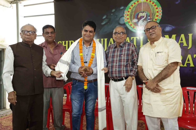 गुजराती समाज ने किया दानदाताओं, इंजीनियरों और शिक्षकों का सम्मान - ट्रस्ट मंडल में गुस्ताद अंकलेसरिया शामिल