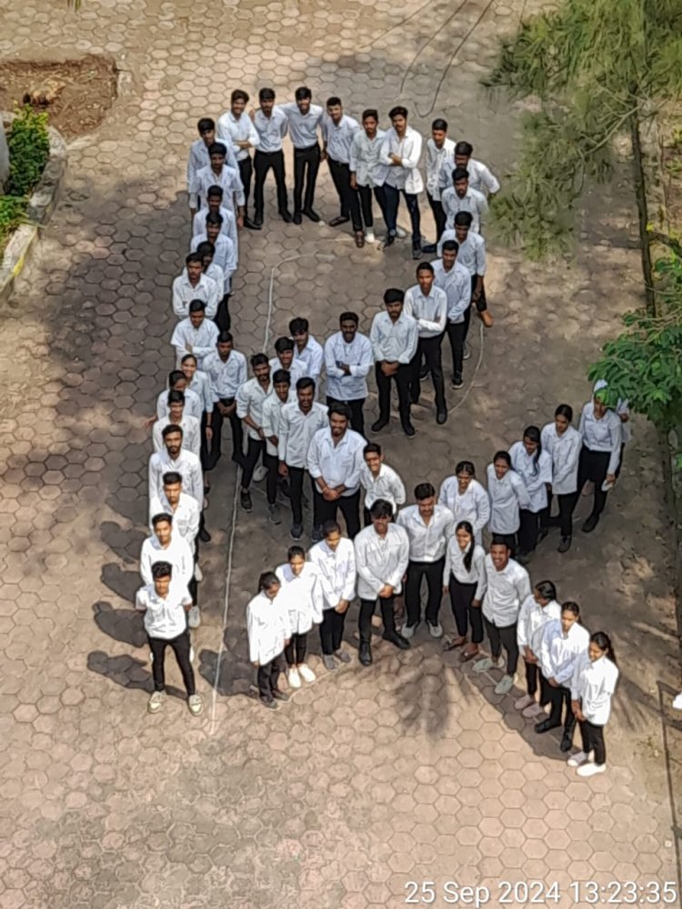 विश्व फार्मेसी दिवस पर रॉयल इंस्टीट्युट में पोस्टर पे्रजेंटेशन, स्वास्थ्य जांच शिविर जैसे विभिन्न आयोज हुए