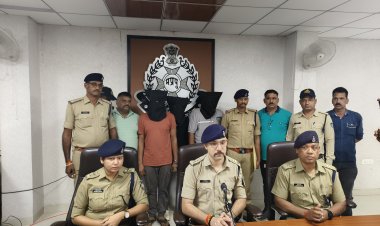 3 करोड़ की MD के साथ मुंबई के 4 लोग गिरफ्तार, रतलाम से मुंबई में आरोपियों को देना थी डिलेवरी, मास्टर माइंड रखता था पत्नी और बच्चों को साथ  - कोर्ट ने आरोपियों को 5 दिन के लिए रिमांड पर सौंपा, पुलिस की पूछताछ में खुलेंगे राज