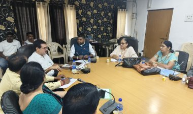 जिला शिक्षा समिति की समीक्षा बैठक: शिक्षकों को बच्चों की बुनियादी गणित पर जोर देने के निर्देश