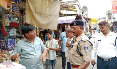 नगर के विभिन्न स्थानों से हटाया अस्थाई अतिक्रमण 8 अतिक्रमणकर्ता दुकानदारों पर किया जुर्माना