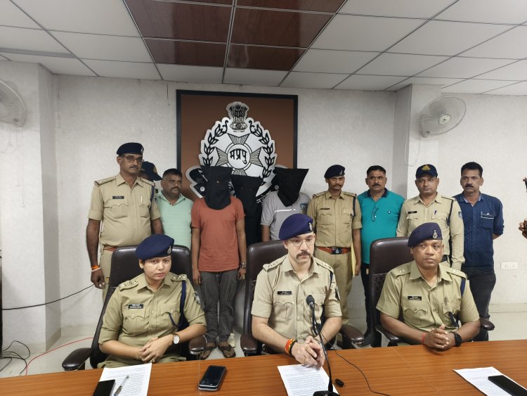 3 करोड़ की MD के साथ मुंबई के 4 लोग गिरफ्तार, रतलाम से मुंबई में आरोपियों को देना थी डिलेवरी, मास्टर माइंड रखता था पत्नी और बच्चों को साथ - कोर्ट ने आरोपियों को 5 दिन के लिए रिमांड पर सौंपा, पुलिस की पूछताछ में खुलेंगे राज