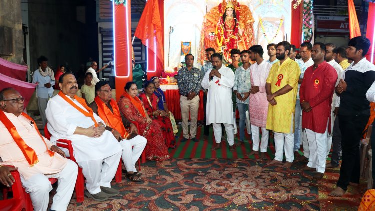 माता की भक्ति से हमें शक्ति मिलती है -मंत्री काश्यप-टेलीफोन नगर, मुखर्जी नगर, राधा-कृष्ण मंदिर नयागांव एवं अलकापुरी अंबे माता मंदिर के गरबा पांडाल में उत्साह बढ़ाने पहुंचे