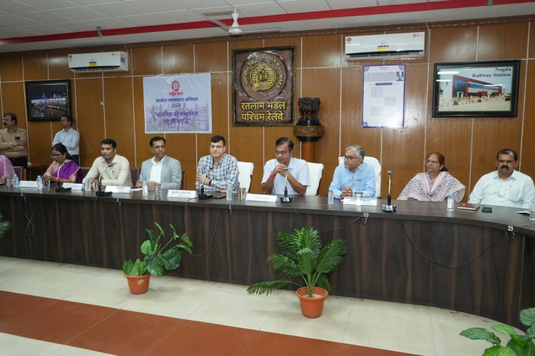 सतर्कता जागरूकता अभियान के तहत कार्यशाला व नुक्कड़ नाटक का आयोजन -विजेता प्रतिभागियों को किया सम्मानित