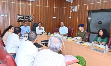 सिंहस्थ को लेकर रेलवे की तैयारियों को भी संभाग आयुक्त ने देखा -रेल मंडल डीआरएम के साथ सिंहस्थ की तैयारियों पर हुई चर्चा