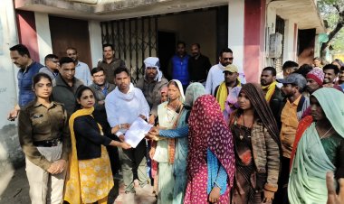 नेताजी की खदान को लेकर ग्रामीणों ने खनिज विभाग का किया घेराव ज्ञापन सौंप कर खदान निरस्त करने की की मांग