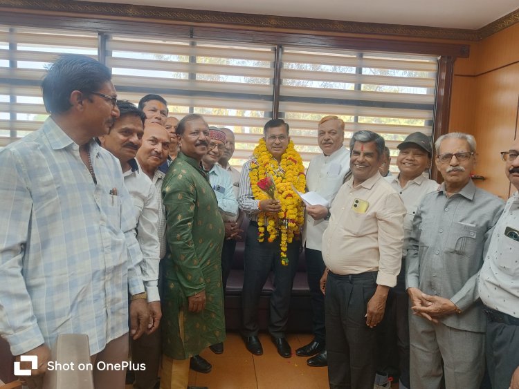 रेलवे अस्पताल में पर्ची के साथ बीपी, शुगर,वजन की जांच होगी -पेंशनर एसोसिएशन ने दीप मिलन के साथ समस्या से भी अवगत कराया