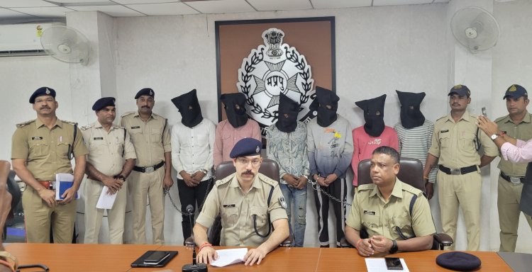 उज्जैन के युवक की हत्या के सभी आरोपी गिरफ्तार -विशेष अभियान चलाकर पुलिस ने इस गुत्थी को सुलझाया, १०० से ज्यादा कैमरे चेक किए और सैकड़ों मोबाईल लोकेशन को टे्रस कर खोला हत्या का राज