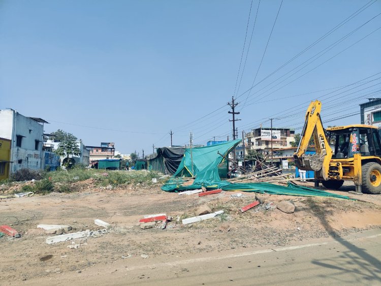 सरकारी जमीन से हटाया अतिक्रमण