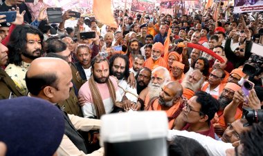 बांग्लादेश में हिंदूओं पर बढ़ते हमले के विरोध में रतलाम में निकली बड़ी रैली, ज्ञापन देकर जताया आक्रोश