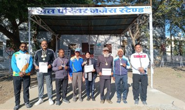 मास्टर्स खिलाडय़िों ने जीते 17 स्वर्ण व पांच रजत पदक - पांचवीं मध्यप्रदेश मास्टर्स गेम्स प्रतियोगिता आयोजित