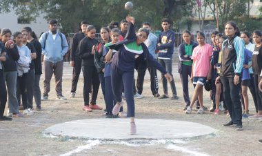 मैदानों पर शुरू हुई खेल स्पर्धाएं शतरंज की बिछी बिसात, तो व्हालीबॉल में छाया रोमांच