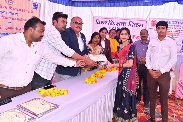 विश्व दिव्यांग दिवस पर विभिन्न कार्यक्रम आयोजित, 300 दिव्यांगों ने किया प्रतिभा का प्रदर्शन -पोलो ग्राउण्ड पर दिखाई रंगोली, खेलकूद व सांस्कृतिक कार्यक्रमों में प्रतिभा, पुरस्कृत किया गया