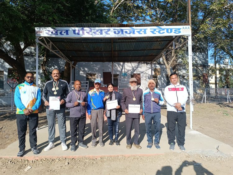 मास्टर्स खिलाडय़िों ने जीते 17 स्वर्ण व पांच रजत पदक - पांचवीं मध्यप्रदेश मास्टर्स गेम्स प्रतियोगिता आयोजित