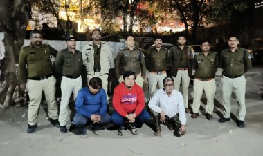 घर में चल रहा था सट्टा, सीएसपी ने टीम के साथ दबिश दी, 3 सटोरिए पकड़ाए,  नगदी, डायरी सहित सट्टा पर्ची जब्त