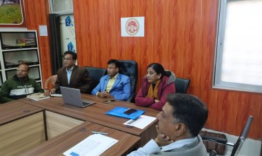 विभागीय योजनाओं में समय पर भुगतान कर सी.एम. हेल्पलाइन के प्रकरणों में कमी लाई जाए -सिविल सर्जन डॉ.सागर ने विकासखंड स्तरीय समीक्षा बैठक में दिए निर्देश