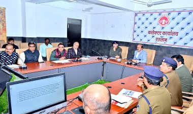 दिल्ली-मुंबई एक्सप्रेस-वे पर सुरक्षा के लिए एनएचआई को पुलिस को देना होंगे वाहन और ड्रोन केमरे  -रोड सेफ्टी को लेकर आयोजित बैठक में कलेक्टर ने दिए निर्देश, जावरा में उज्जैन बायपास पर ढाबों का अतिक्रमण हटाने के लिए भी कहा